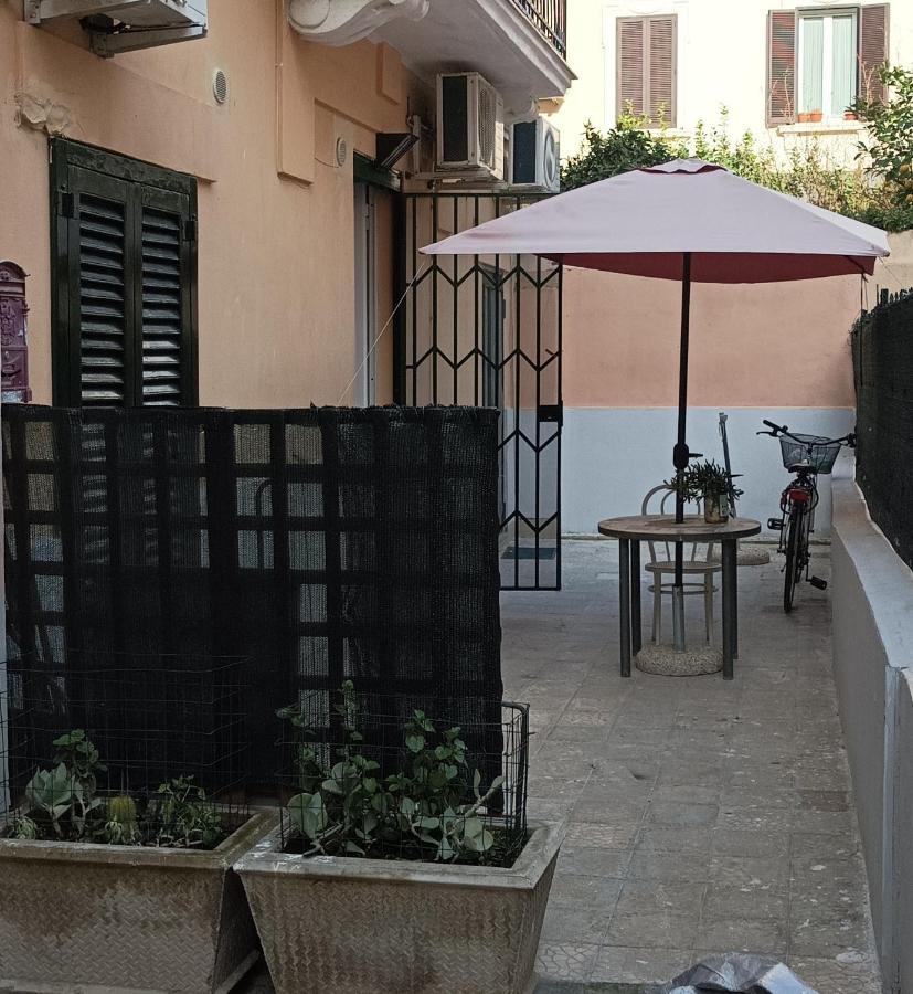 Apartamento Dimoramadonnella Bari Exterior foto