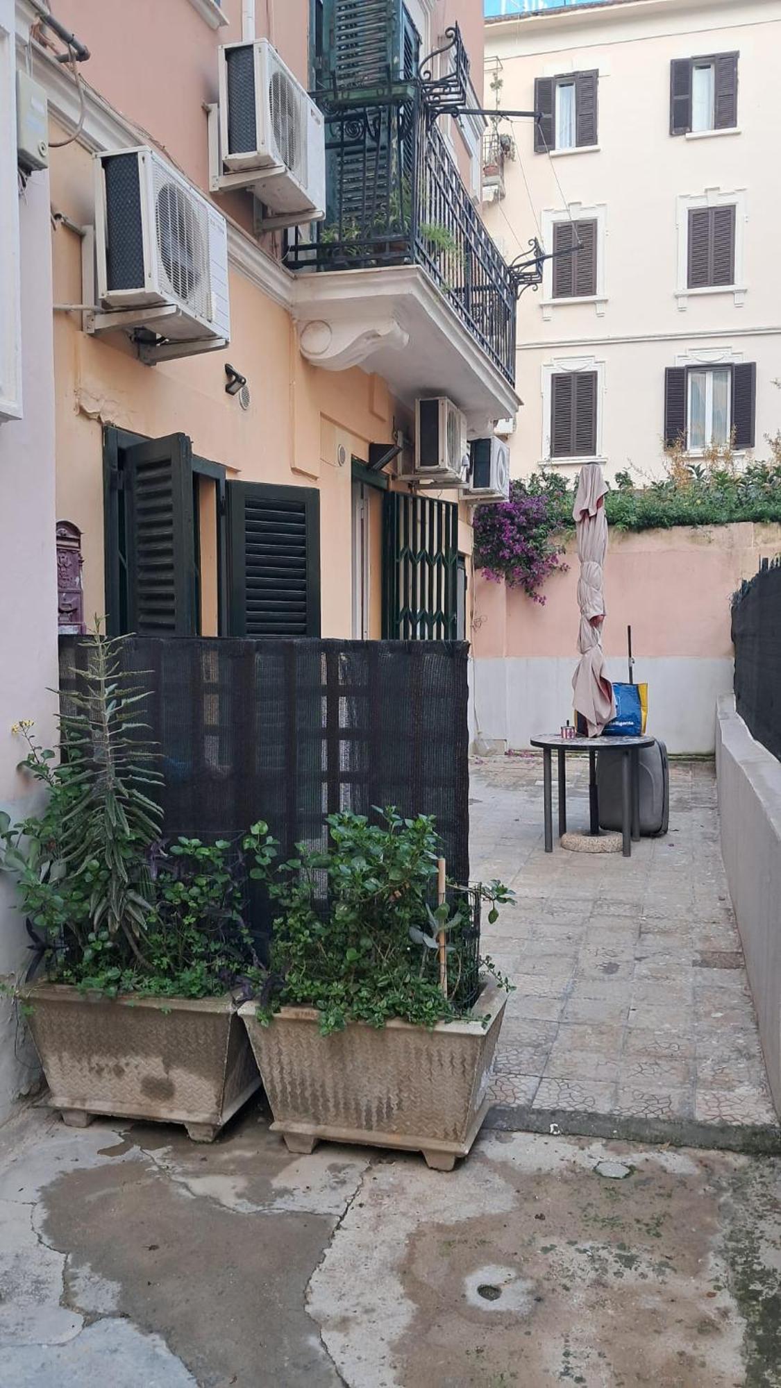 Apartamento Dimoramadonnella Bari Exterior foto